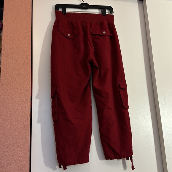 Mofiz Cranberry Red Cropped Pants - Picture 3 of 5